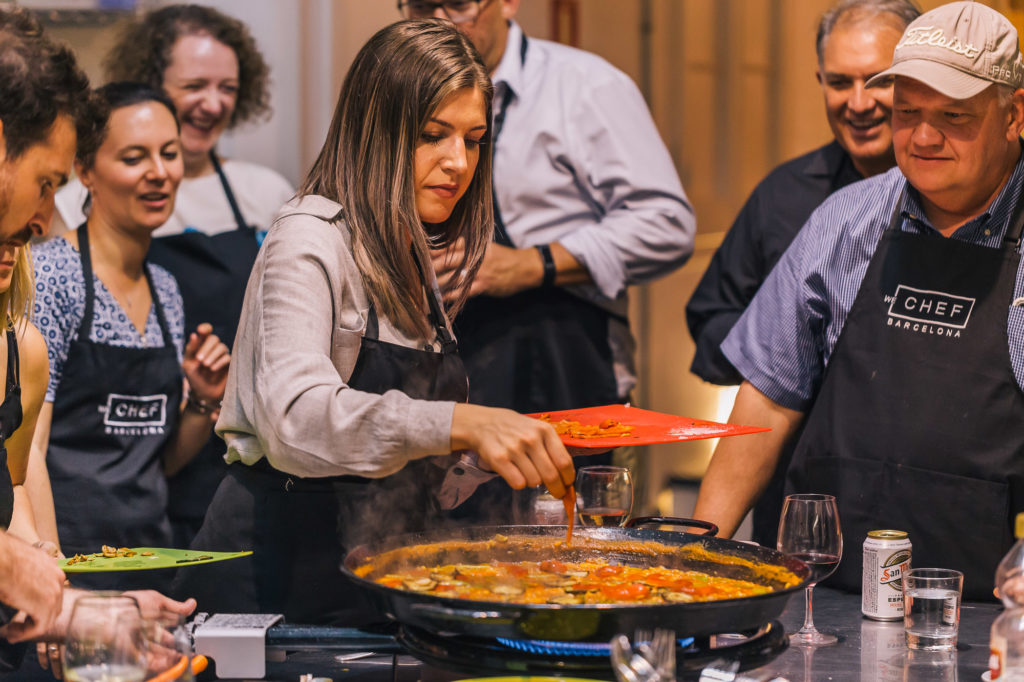 Paella cooking class Barcelona complete guide